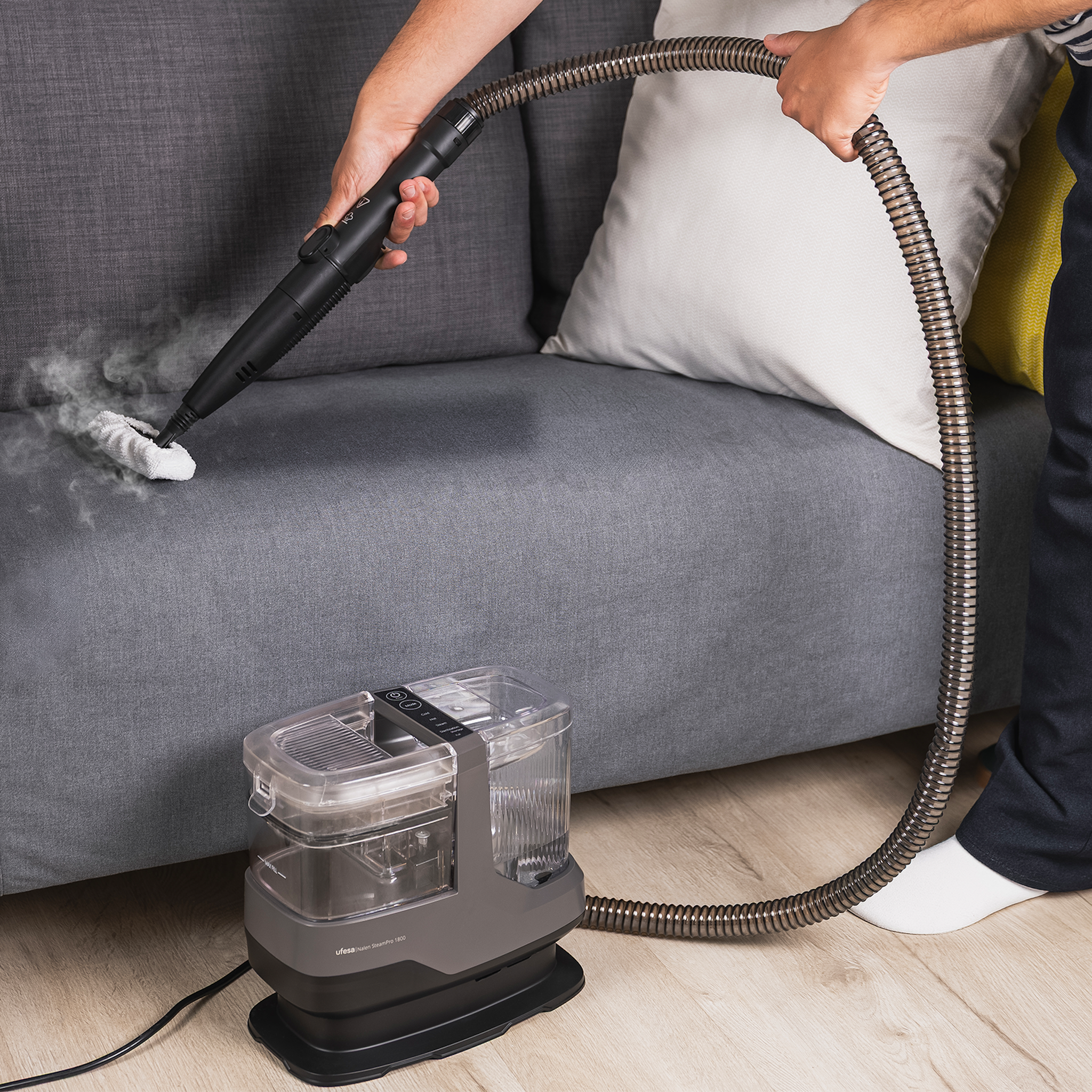Viacúčelový čistič kobercov a čalúnenia UFESA Nalen SteamPro 1800